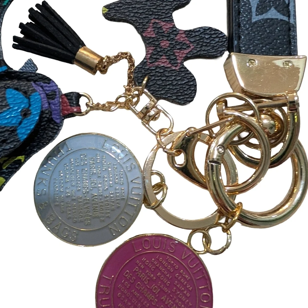 Louis Vuitton Trunks & Bags Charms (2) 35x41mm
